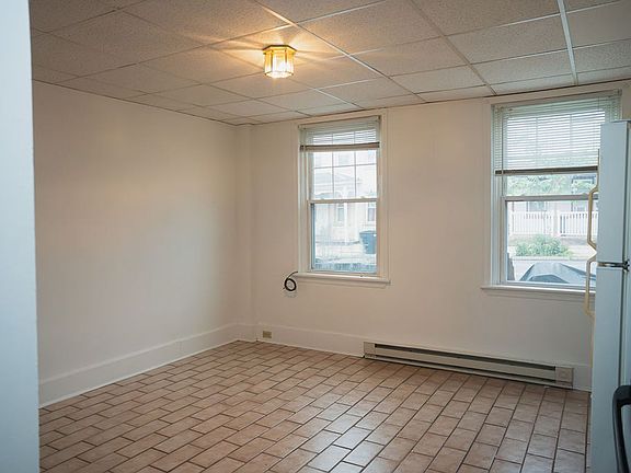 5th image of 415 Wyandotte St #1