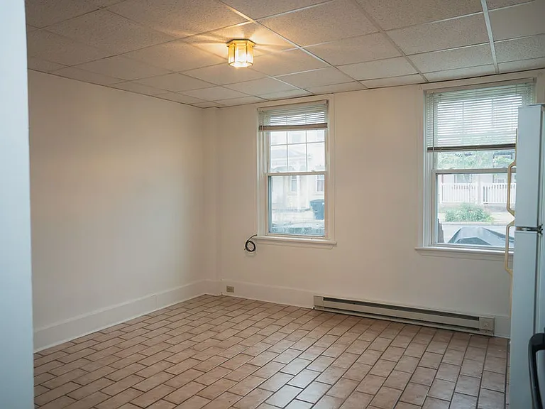 415 Wyandotte Street — Photo 5