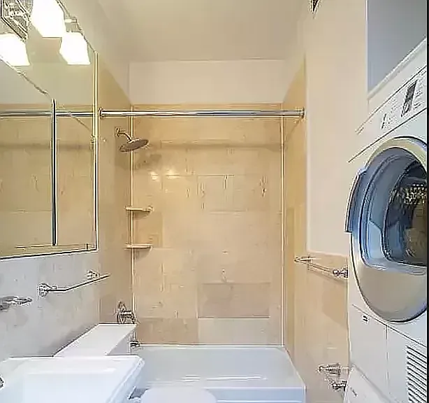 89 Clinton St #3R — Photo 5