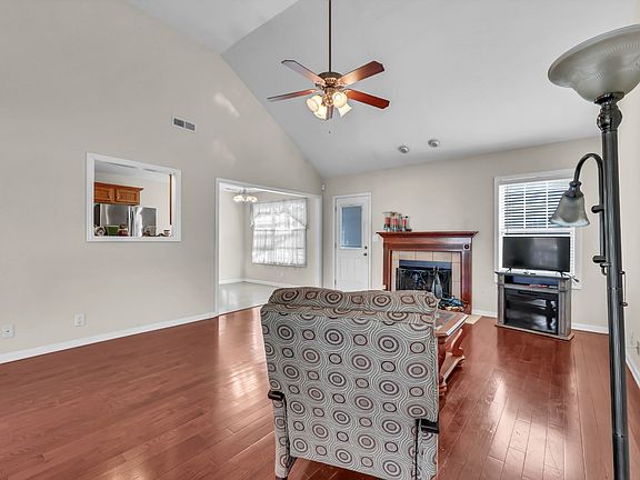 5th image of 2776 Cascade Dr