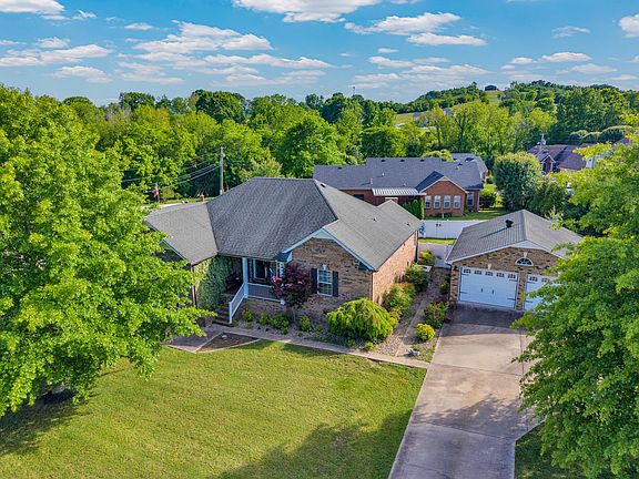 3rd image of 148 Pin Oak Dr