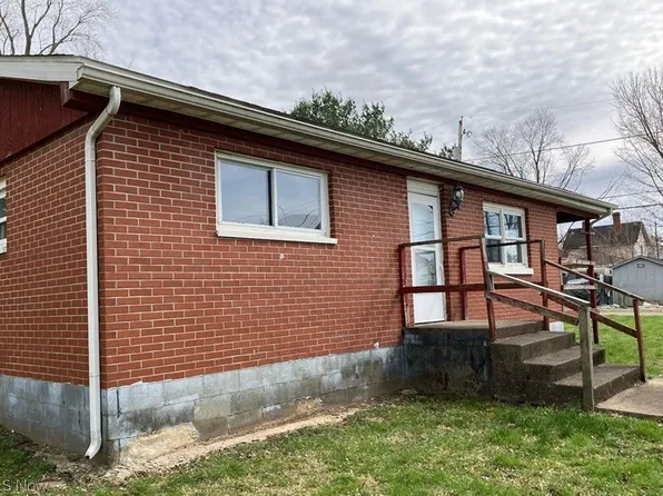 624 Cemetery St, Coshocton, OH 43812
