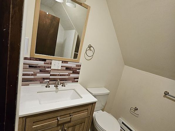 1881 Beverly Ct