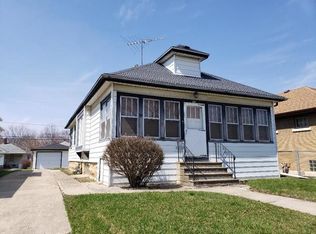 911 Wilcox St, Joliet, IL 60435