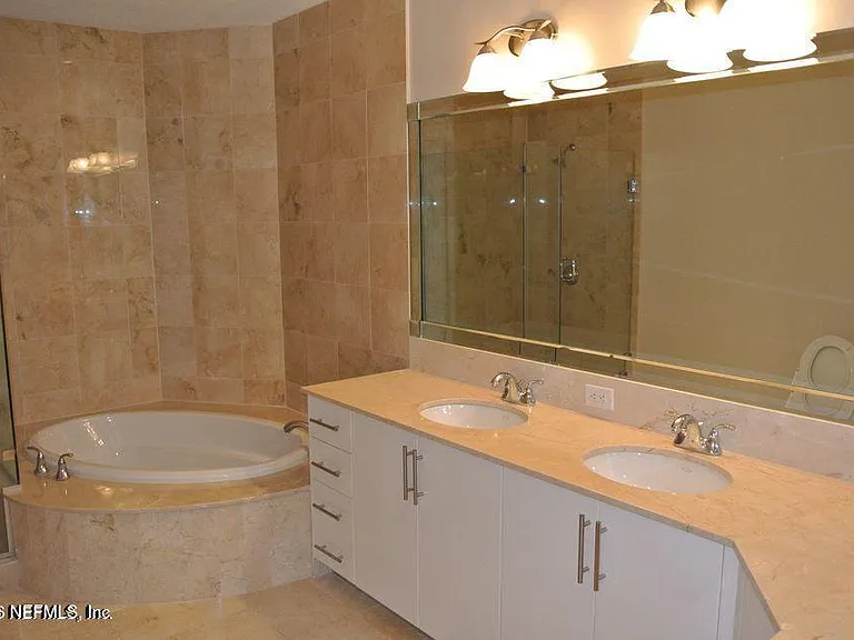 1431 Riverplace Blvd #2503 — Photo 33