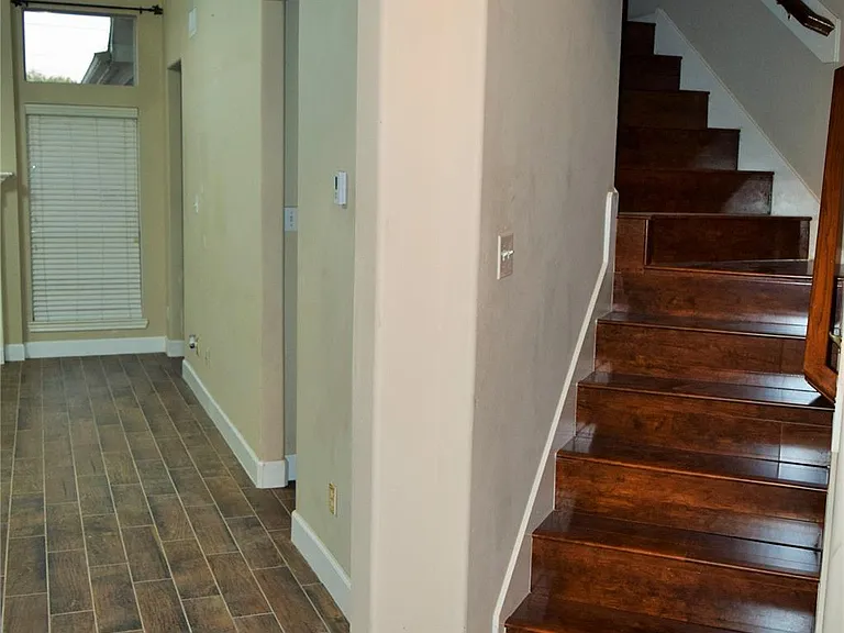 731 Annies Way — Photo 6