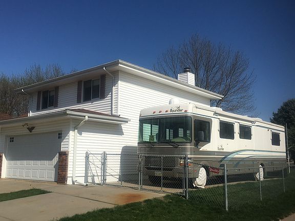 4th image of 6729 S 109th St