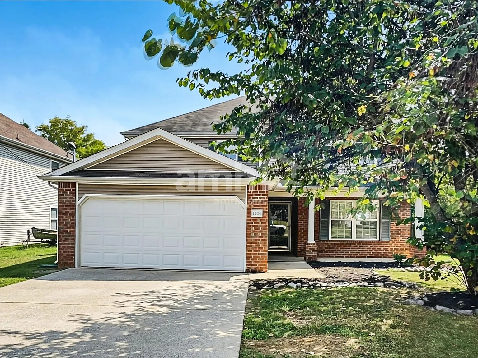 3 bed, 3.0 bath, 2740 sqft, $2,585 — Photo 1