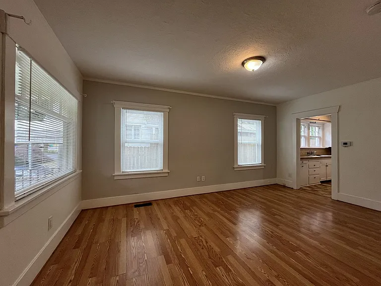 5619 NE 26th Ave — Photo 14