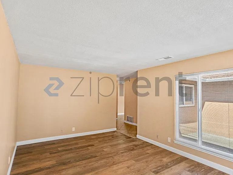 23 Cedar Way — Photo 7