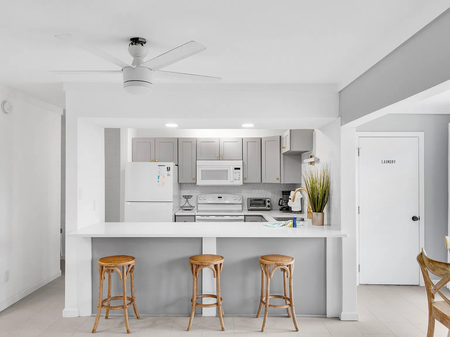 2 bed, 982 sqft, $2,750 — Photo 1