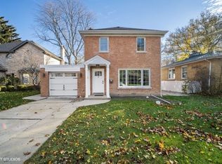 905 Florence Dr, Park Ridge, IL 60068