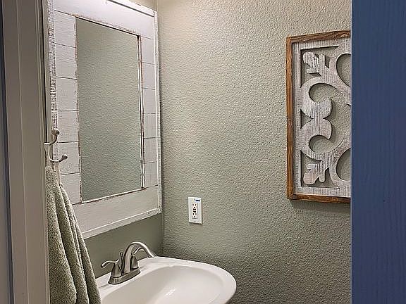 5th image of 17609 Bridgefarmer Blvd