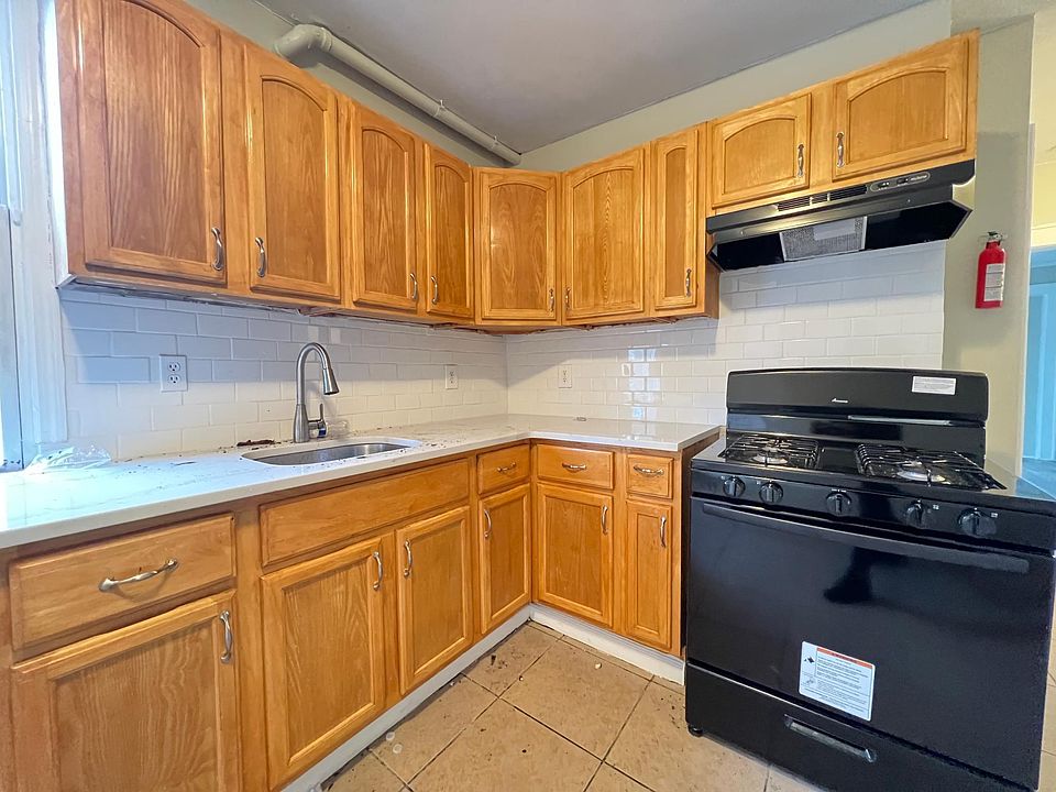 1st image of 126 Parker St APT 2