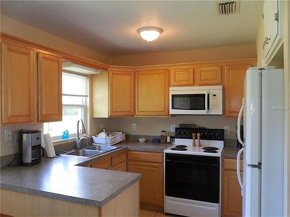 3rd image of 3410 Country Club Ln