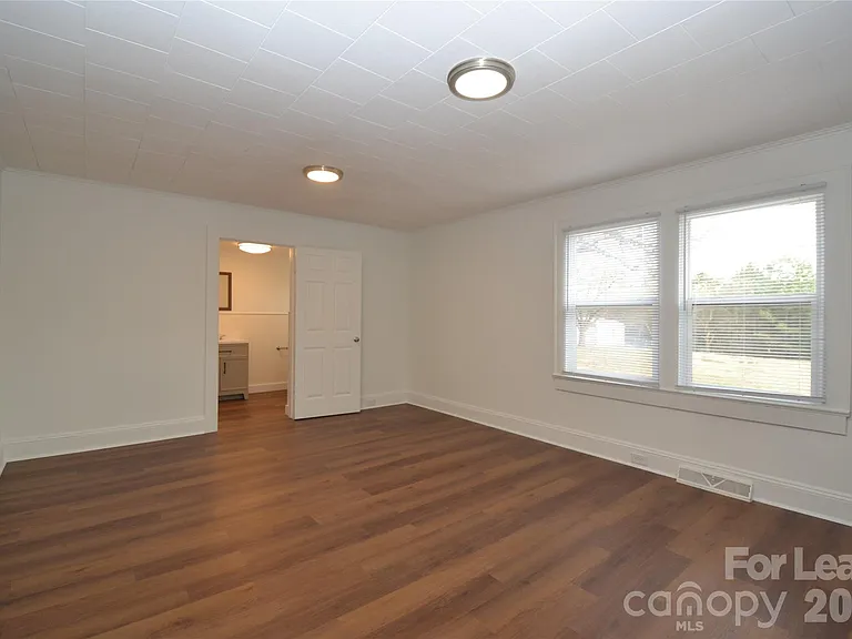 1127 Mecklenburg Hwy — Photo 10