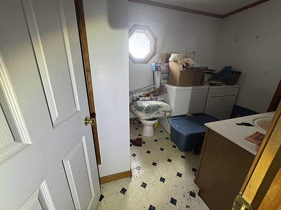 2nd image of 305 Morris Dr