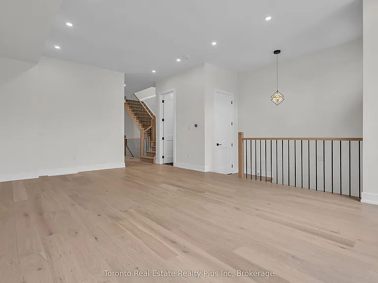 138 Bowie Ave — Photo 31