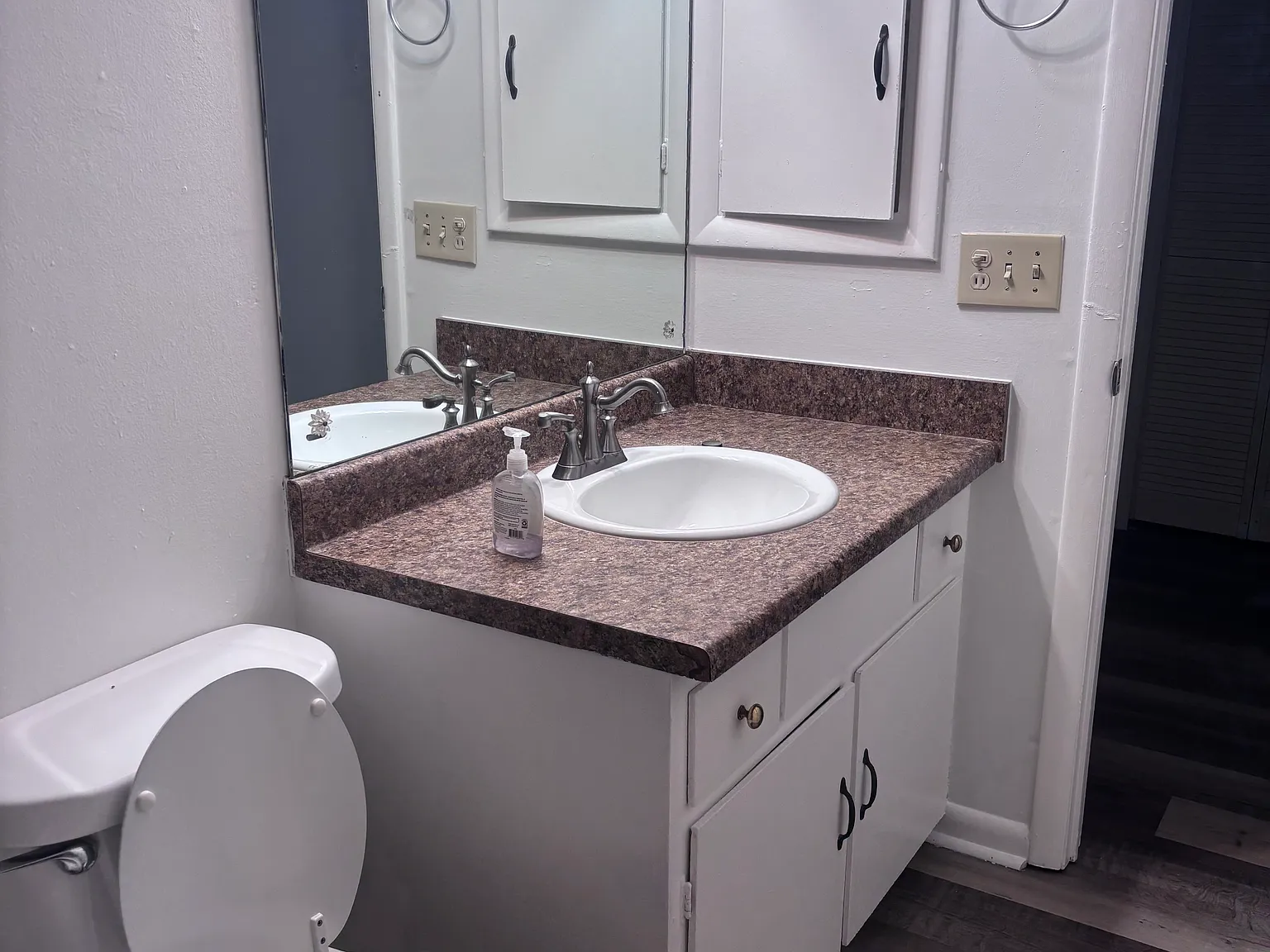 2 bed, 1.5 bath, 820 sqft, $1,150 — Photo 4