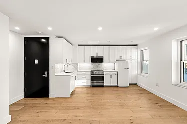 494 Henry Street, #3A