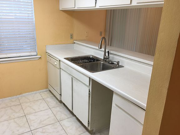 3rd image of 3903 Coronation Ct #3903