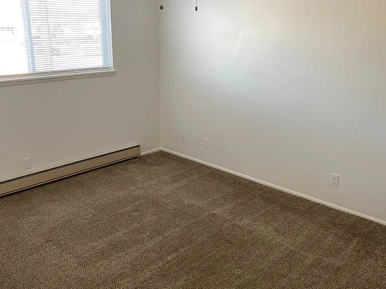 401 S Holly St — Photo 41