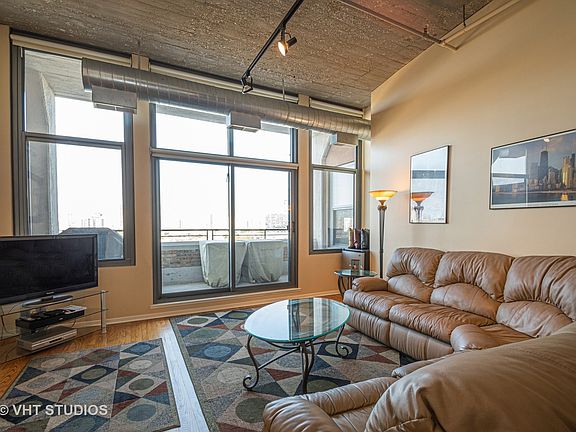 3rd image of 900 N Kingsbury St APT 764