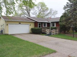 1204 Pinecrest Ln, Onalaska, WI 54650