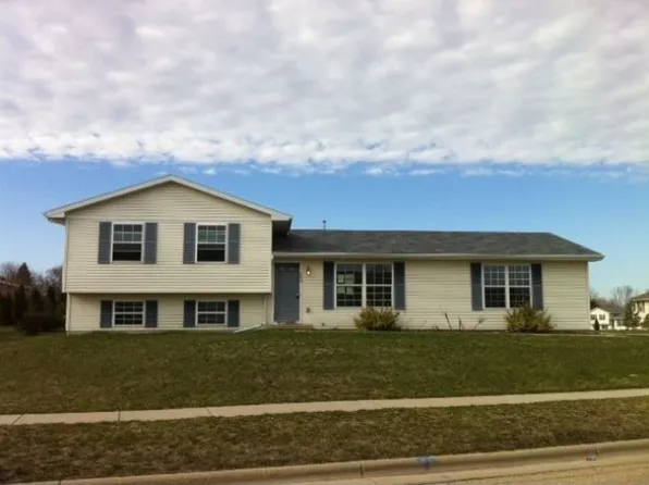 665 Sugar Ave, Belleville, WI 53508
