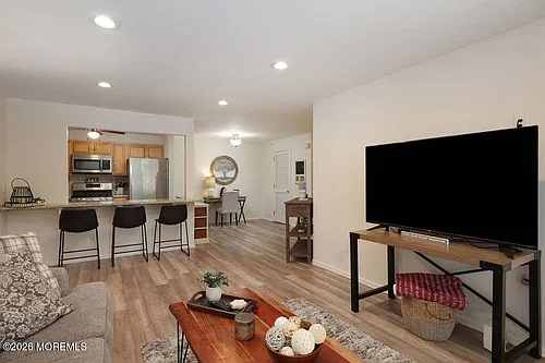1015 Wedgewood Cir #1015 Photo 1