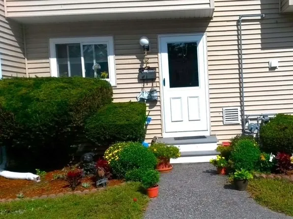2 Markham Cir #C, Ayer, MA 01432
