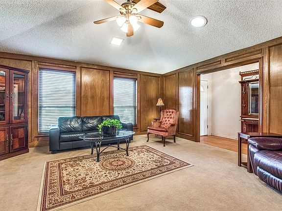 2nd image of 1512 Silverleaf Dr