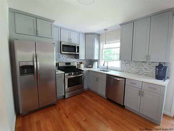 2nd image of 12 Blue Hills Dr