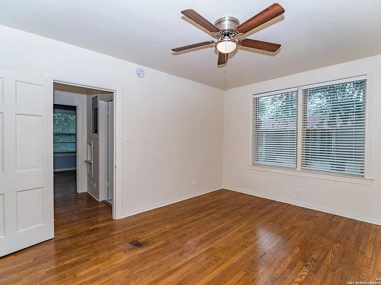 254 Cloverleaf Ave #2 — Photo 17