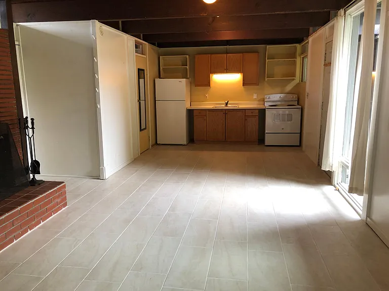 230 N Grand St — Photo 4