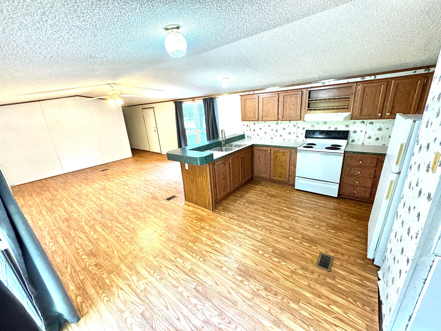 108 Kelway Dr — Photo 3