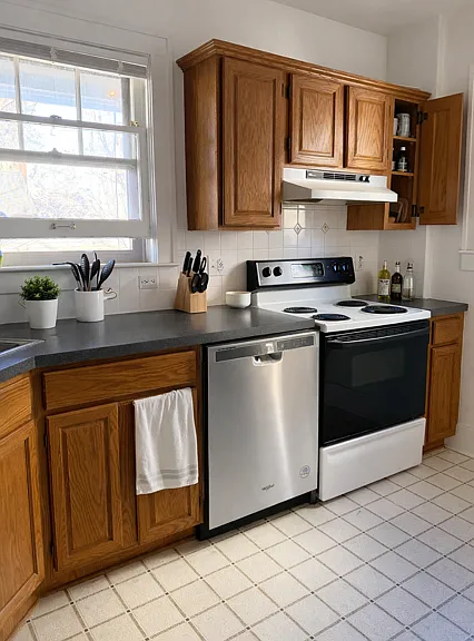 815 Dewey Ave — Photo 3