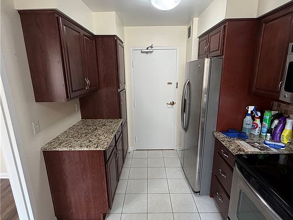 4th image of 2501 East Ave APT 607