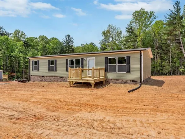 533 Breeze Hill Rd, North Wilkesboro, NC 28659