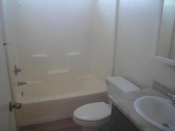 4th image of 137 E McElhaney Ave #C