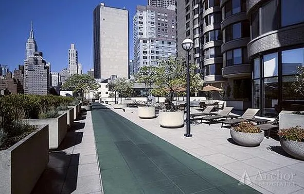 Rented by Anchor Associates | media 16