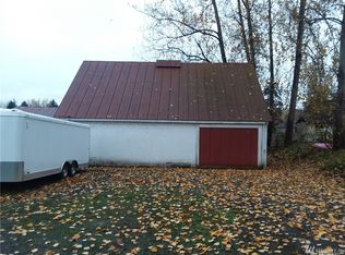 231 9th St, Blaine, WA 98230