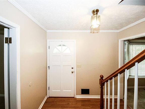 2nd image of 3314 Devaughn Dr NE