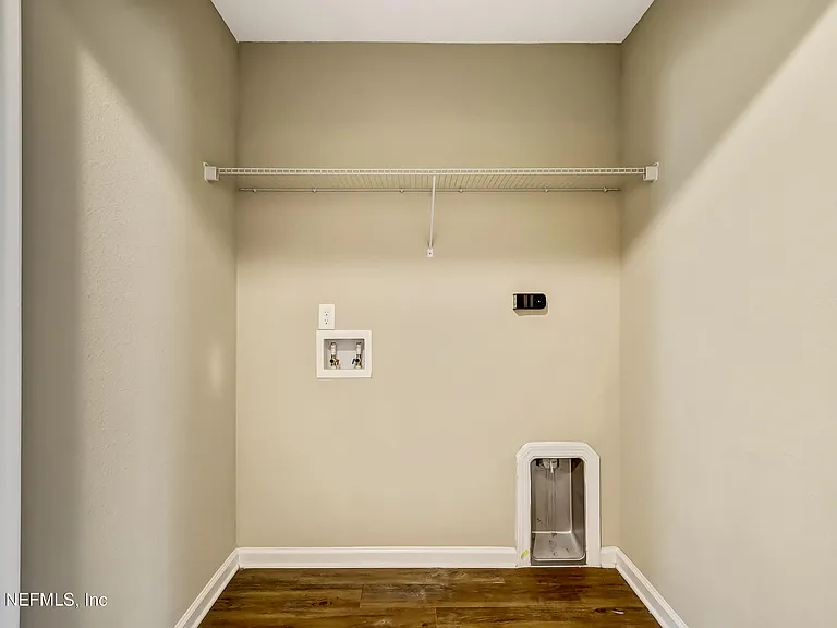 8151 Lanette St — Photo 32
