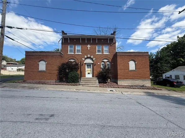 120 S Hayden St, Hannibal, MO 63401