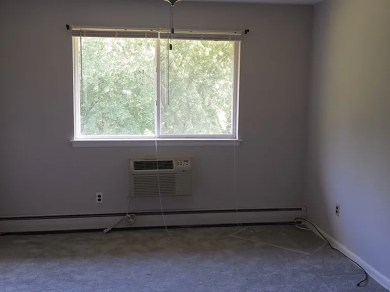 85 Lawrence Rd — Photo 11