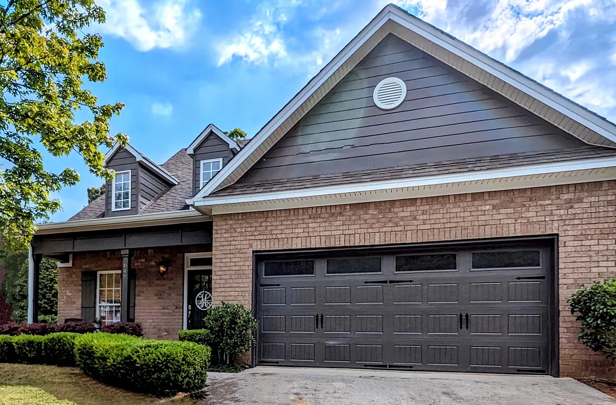 Building Photo - 647 Carpenter Way