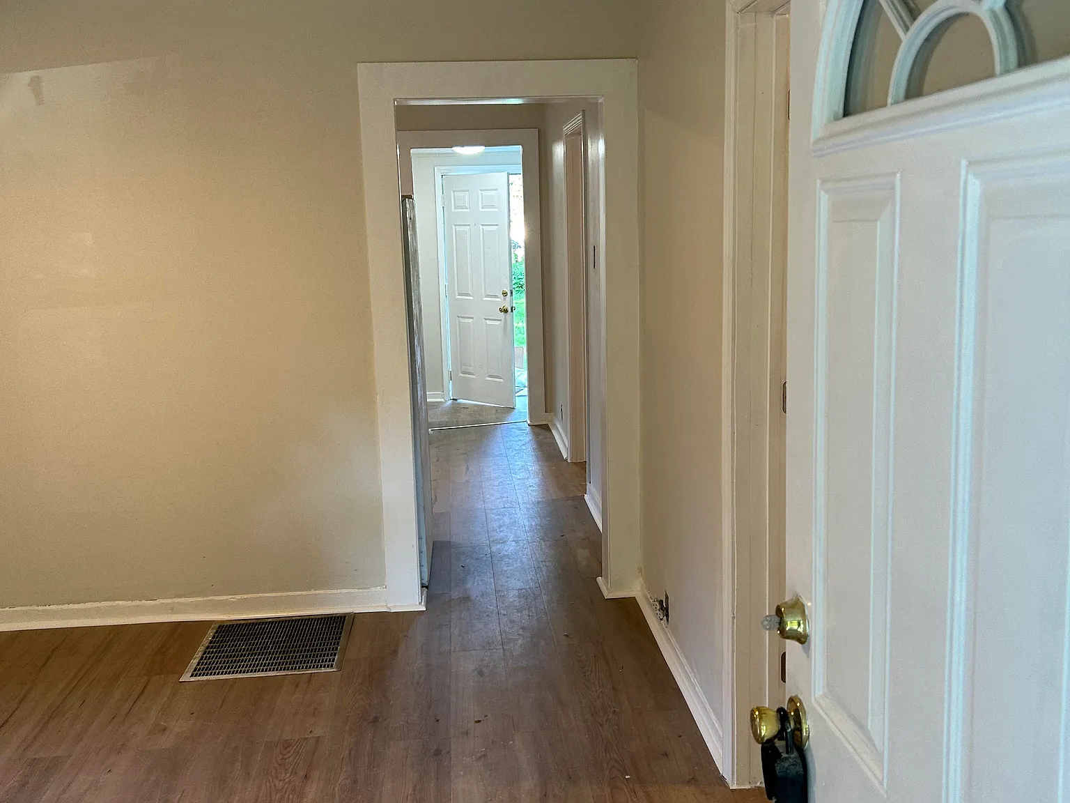 2 bed, 850 sqft, $1,450 — Photo 2