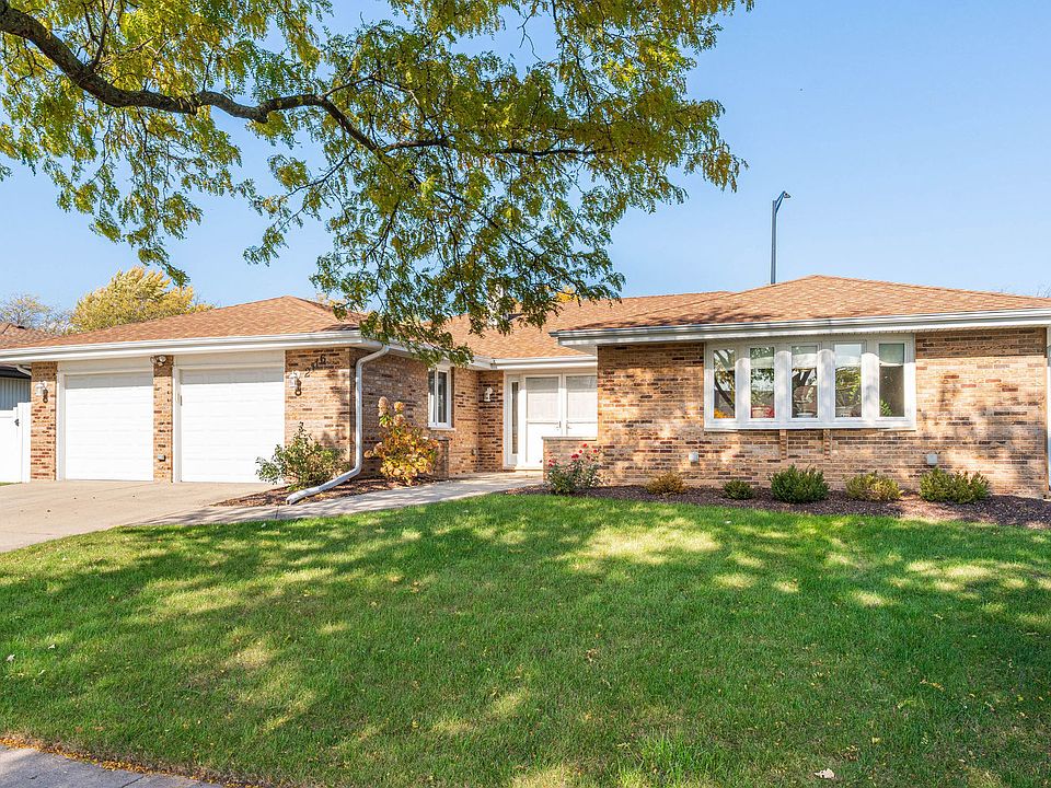 2116 Chilmark Ln, Schaumburg, IL 60193 Zillow