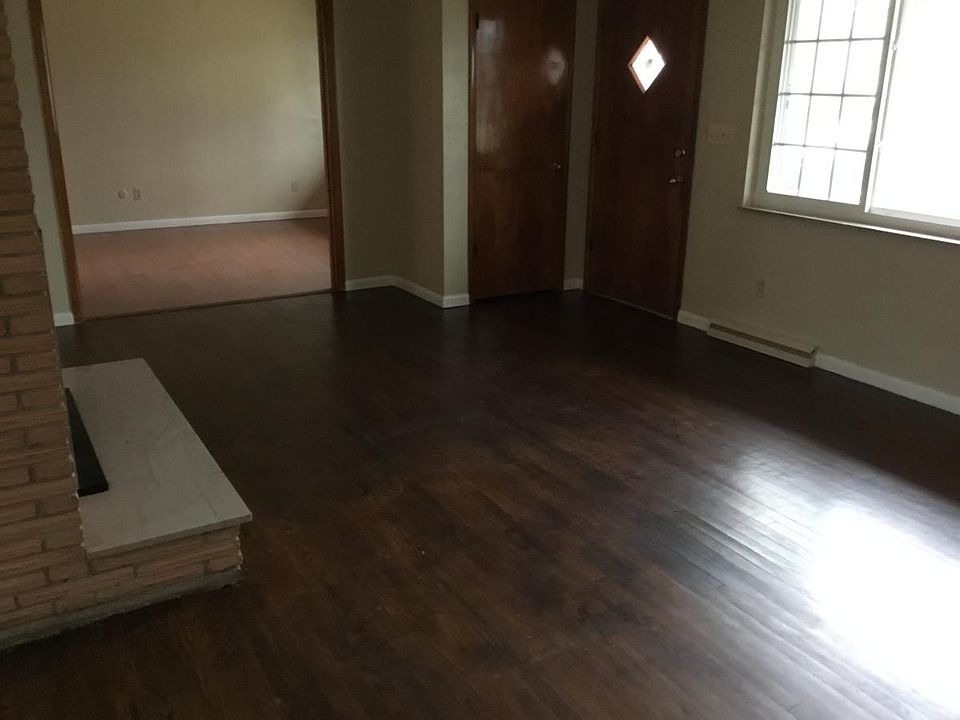 1st image of 2915 Green Vista Dr